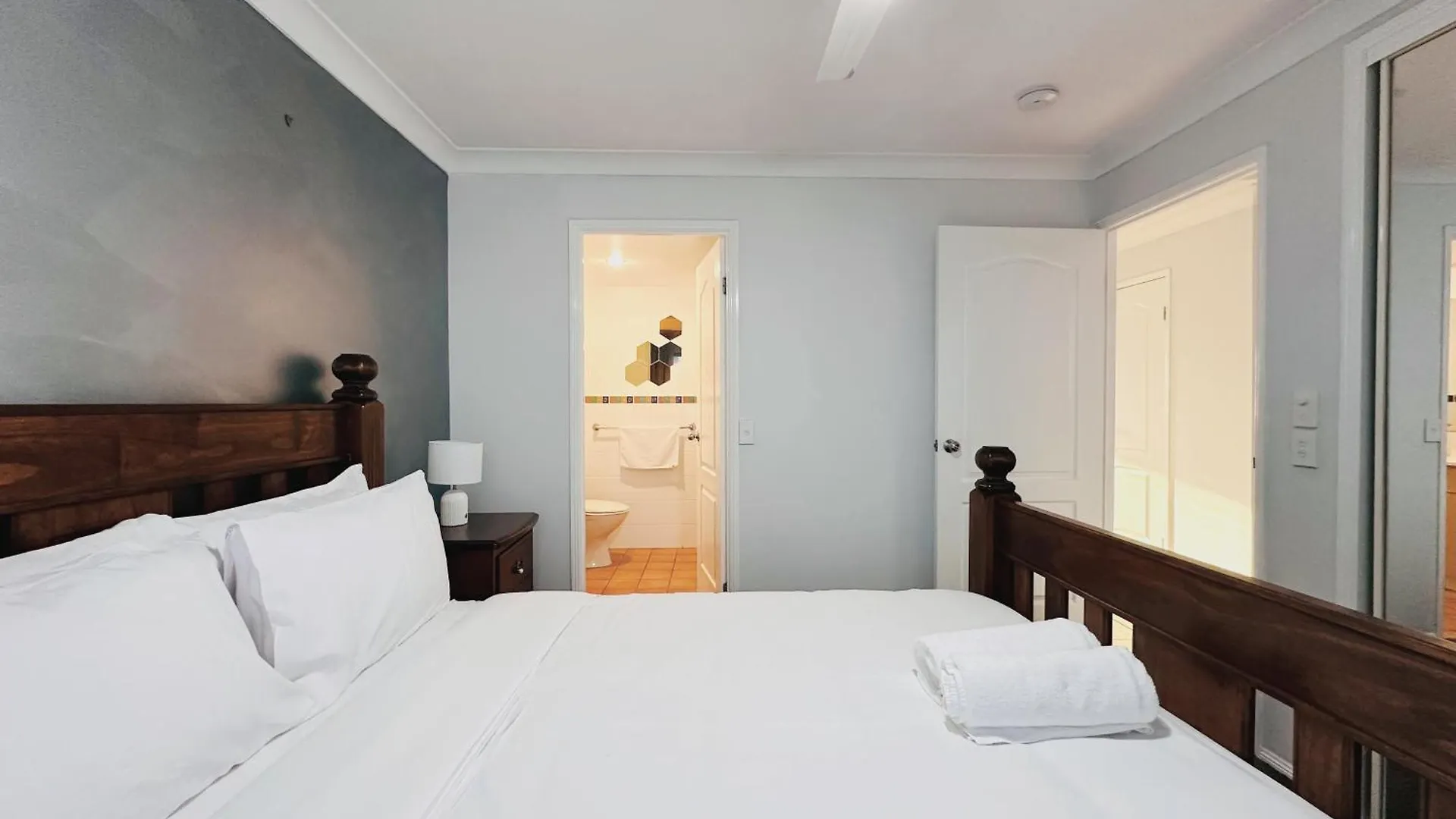 Southport Ocean Breeze Retreat With 2 Parking Apartment Gold Coast 0*,