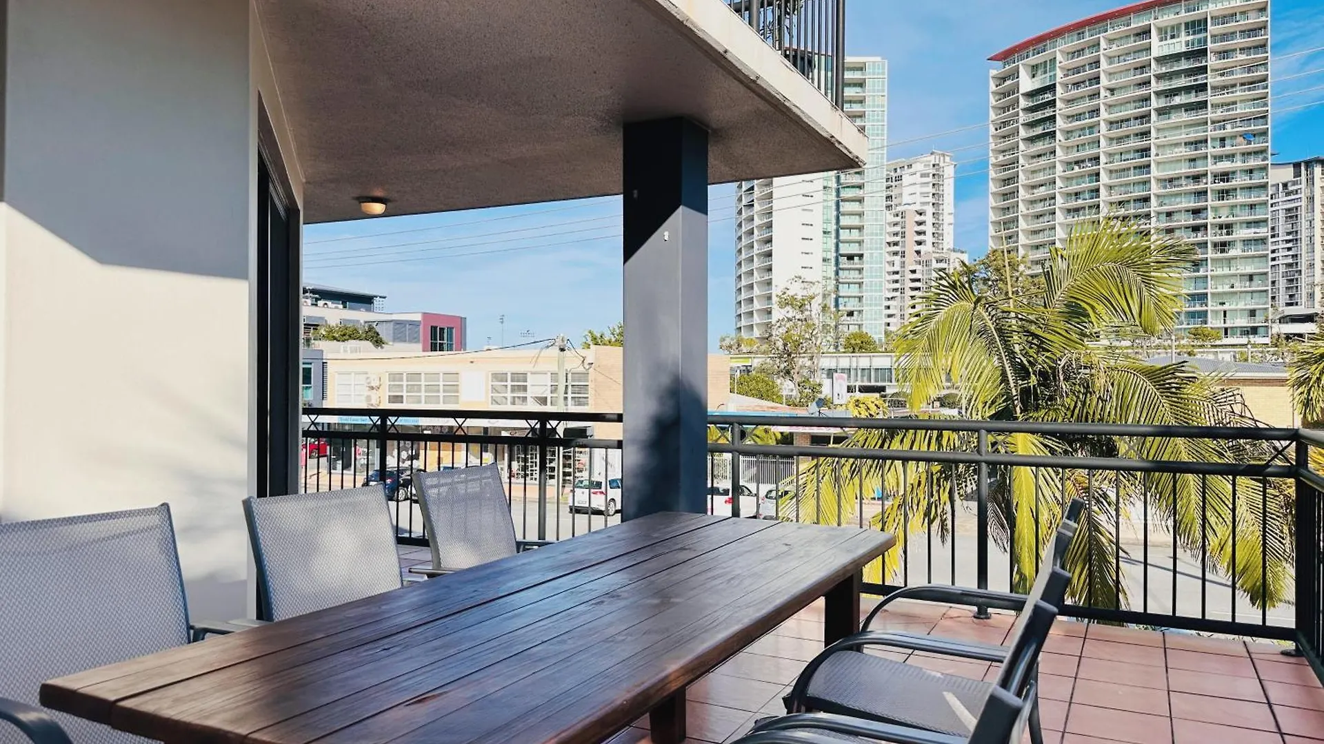 Southport Ocean Breeze Retreat With 2 Parking Apartment Gold Coast 0*,  Australia