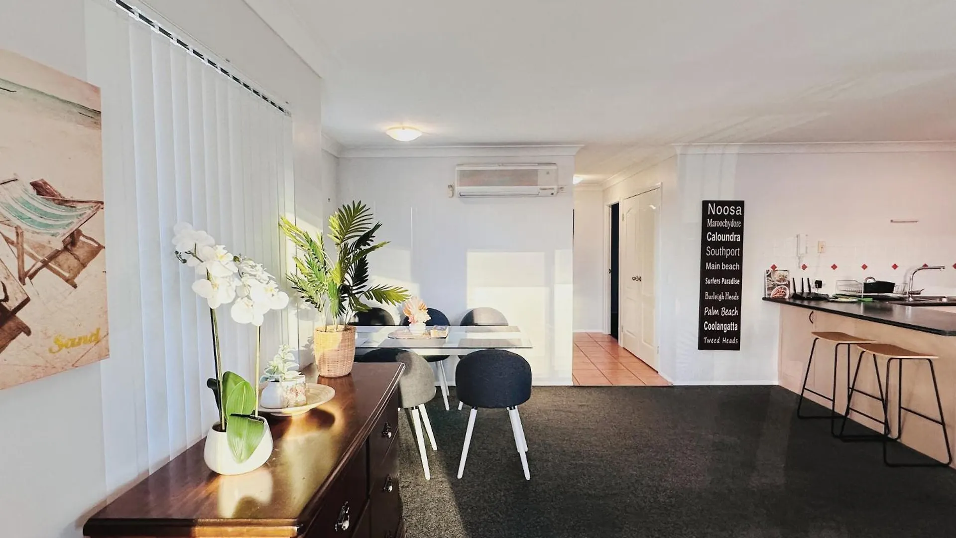 Southport Ocean Breeze Retreat With 2 Parking Apartment Gold Coast