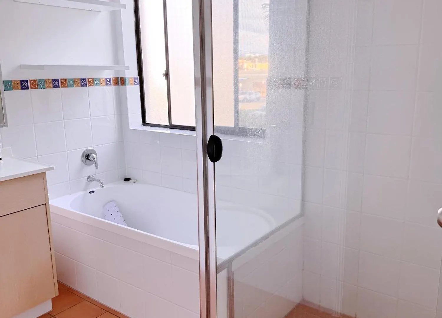 Southport Ocean Breeze Retreat With 2 Parking Apartment Gold Coast Australia